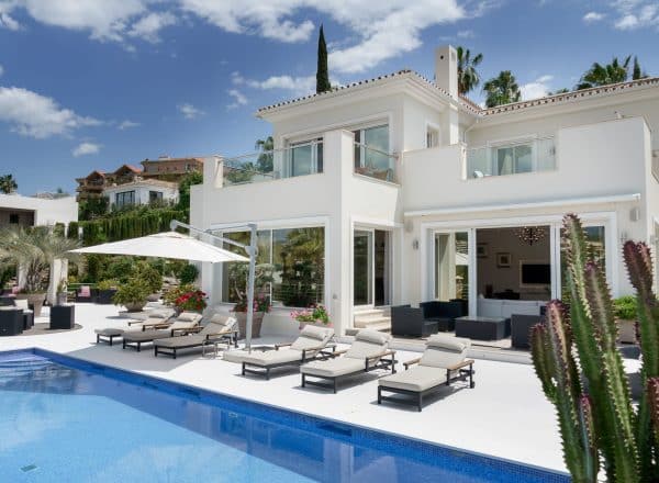 Indulge in Opulence: Discover Villa Avalon a Superbly Crafted Mediterranean Haven