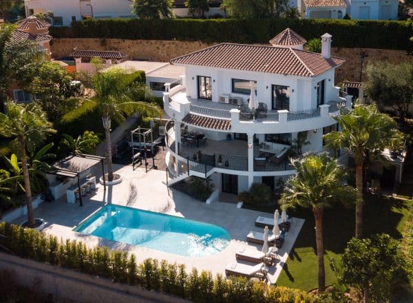 Experience Luxury Living: Villa Linea – A Stunning Getaway with panoramic views