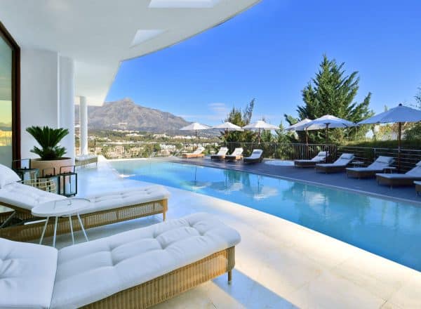 Unveiling Villa Blanca: Anticipate the Epitome of Luxury and an Unforgettable Experience