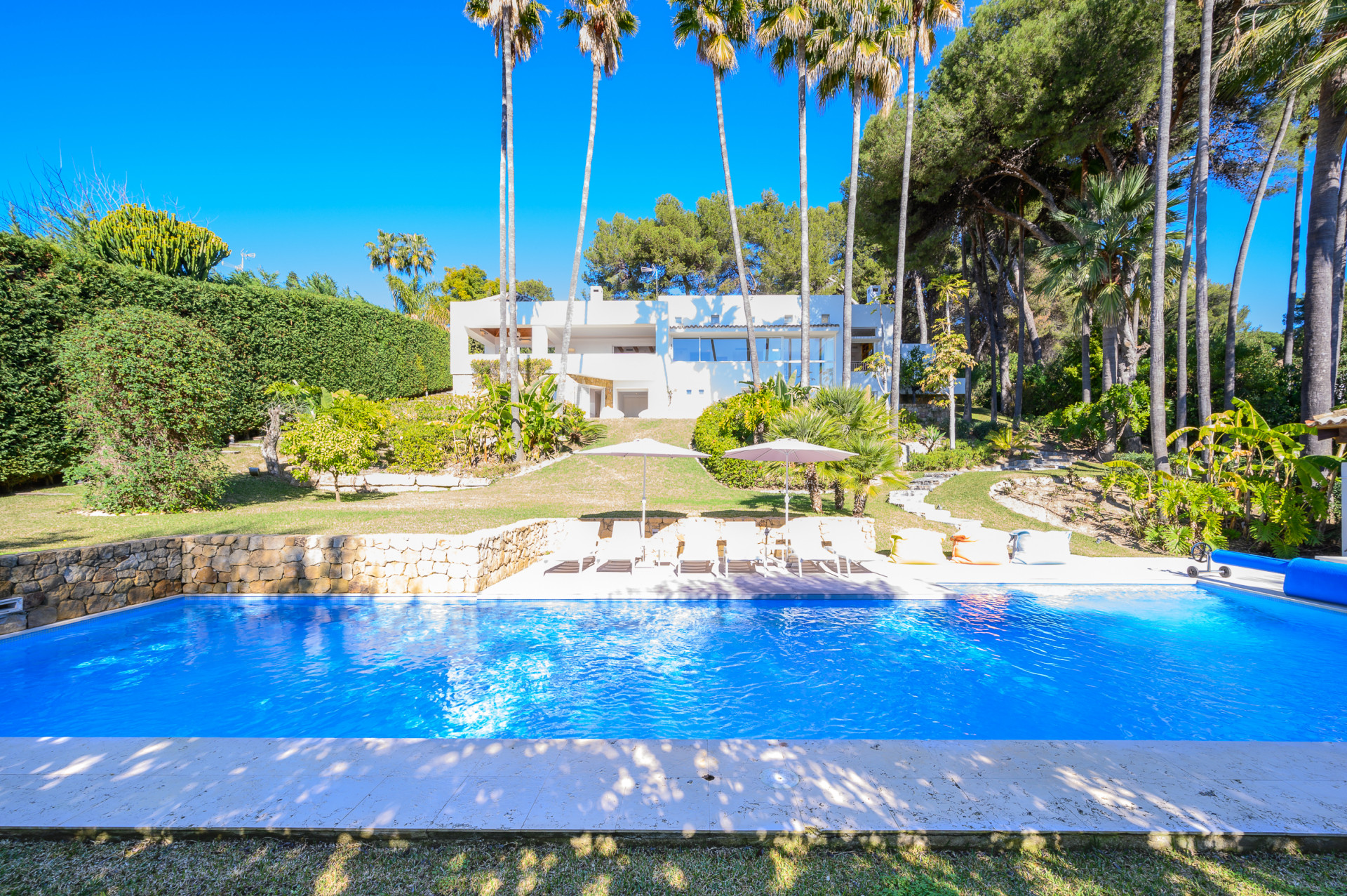 Luxurious Villa in Marbella’s Golden Mile – Perfect for a Dream Holiday!