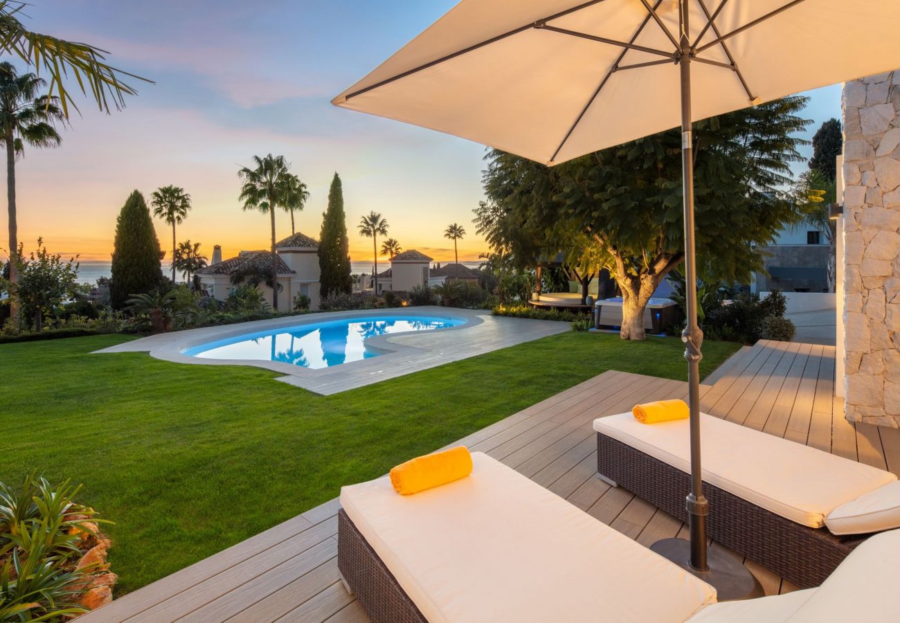Luxurious Holiday Retreat in Marbella: Villa Marbella El Rosario
