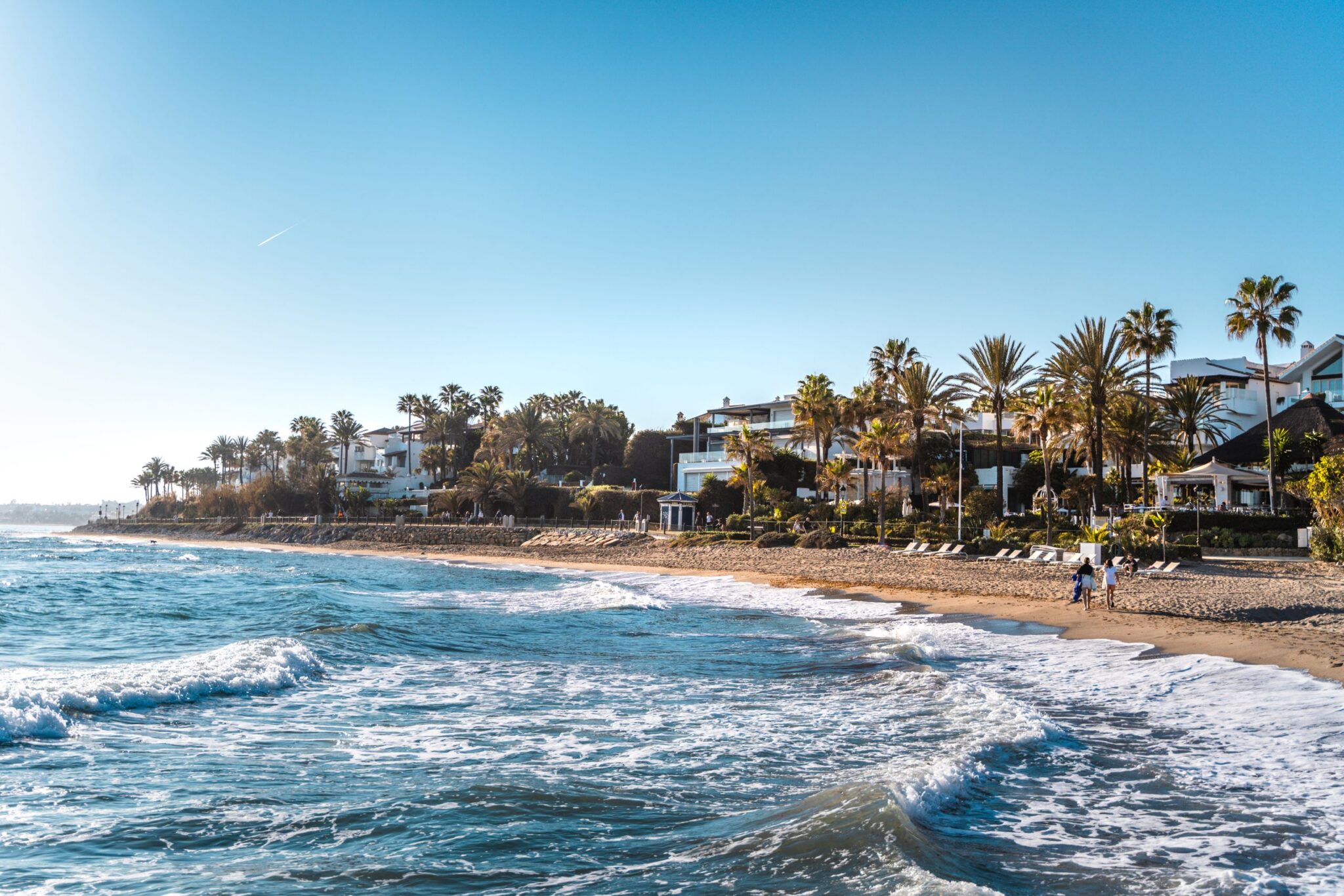 Discovering the serenity of playa de Nagüeles: Marbella's hidden gem