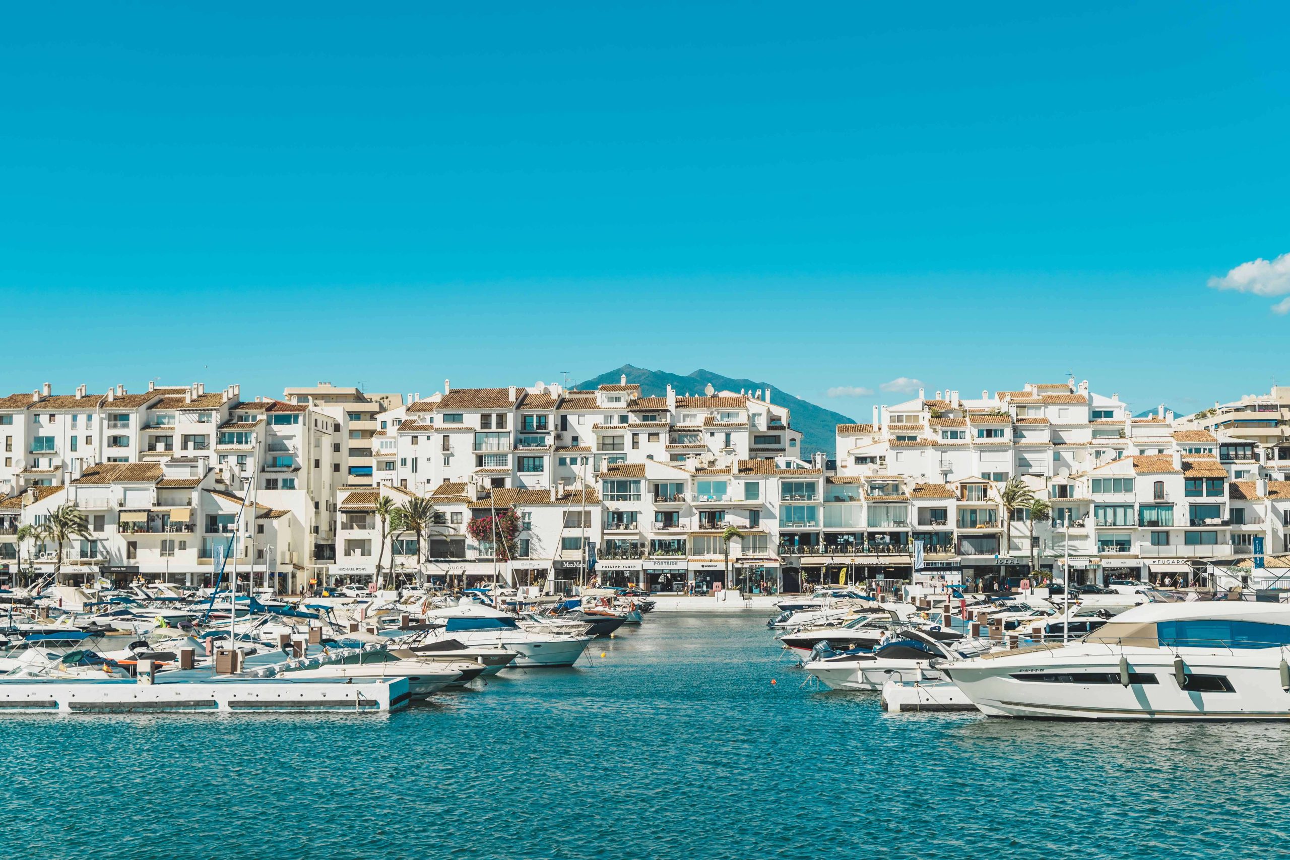 Top 20 luxury holiday rental apartments in Puerto Banus: exclusive selection by Marbslifestyle.com