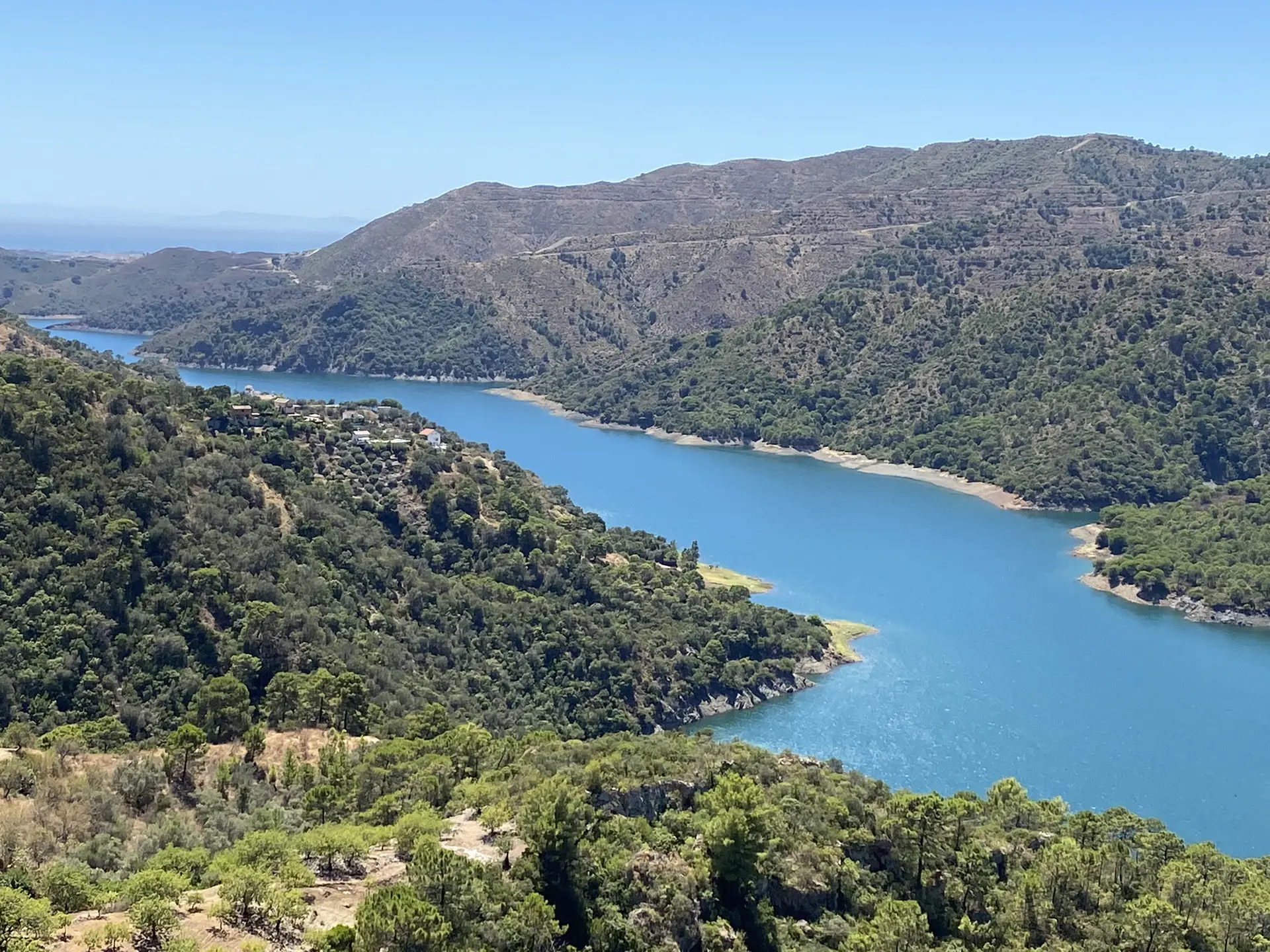 Puerta verde de Marbella – mirador al embalse de la concepción