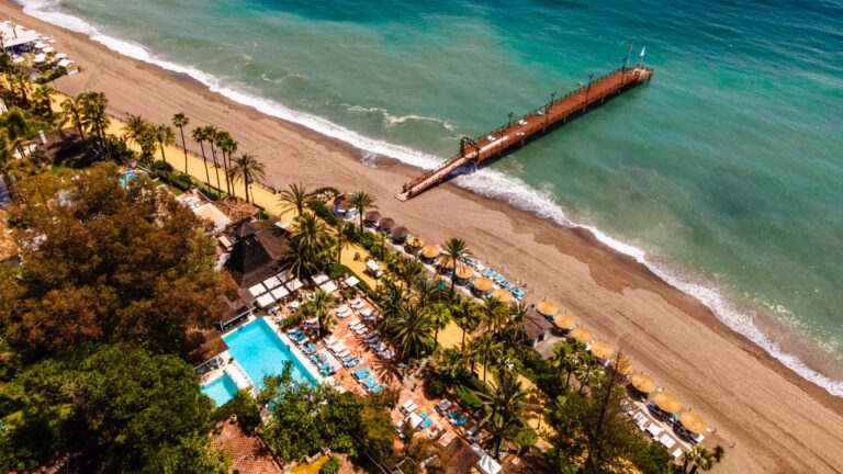 Listing all the 5-star ***** hotels in Marbella