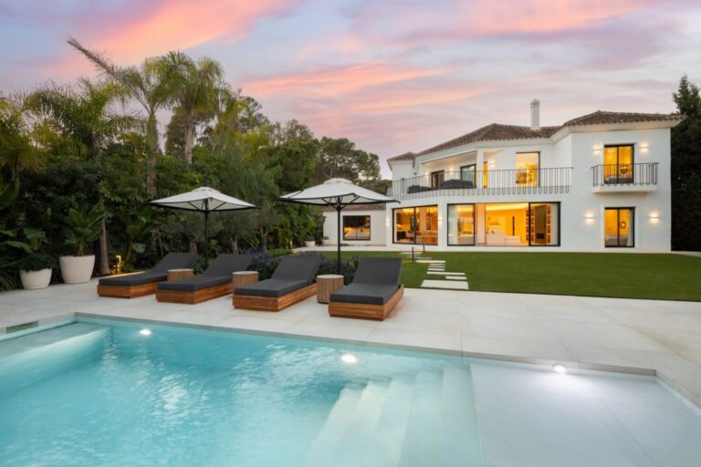 Six-Bedroom Villa in Nueva Andalucia