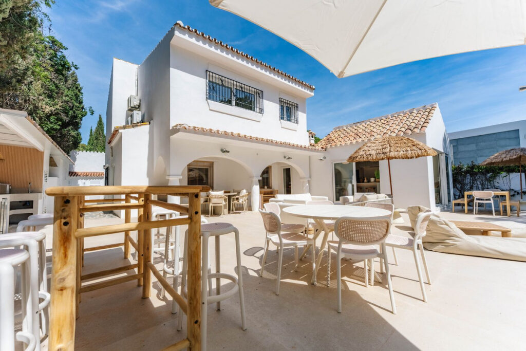 Villa Eterna Holiday Rental | Beachfront