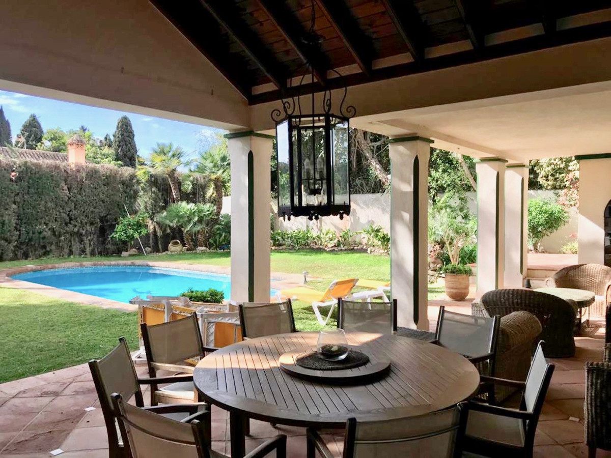 Villa Dorata Holiday Rental in Guadalmina Baja