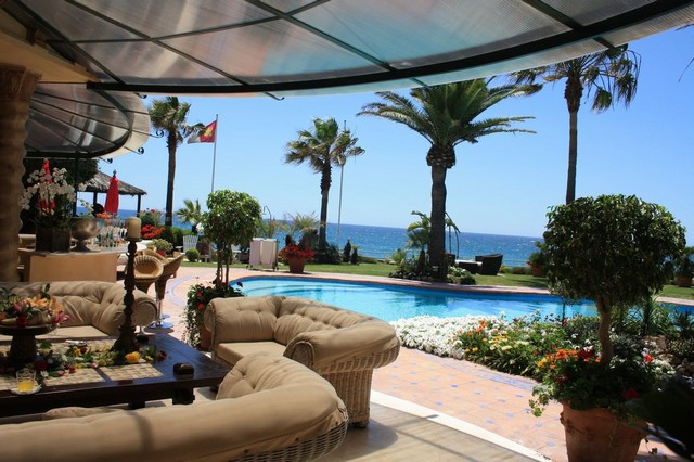 10-bedroom beachfront villa in Mijas with sea views