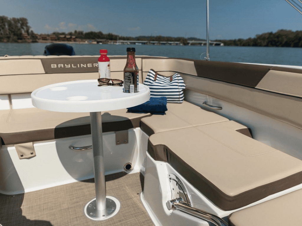 Bayliner VR6