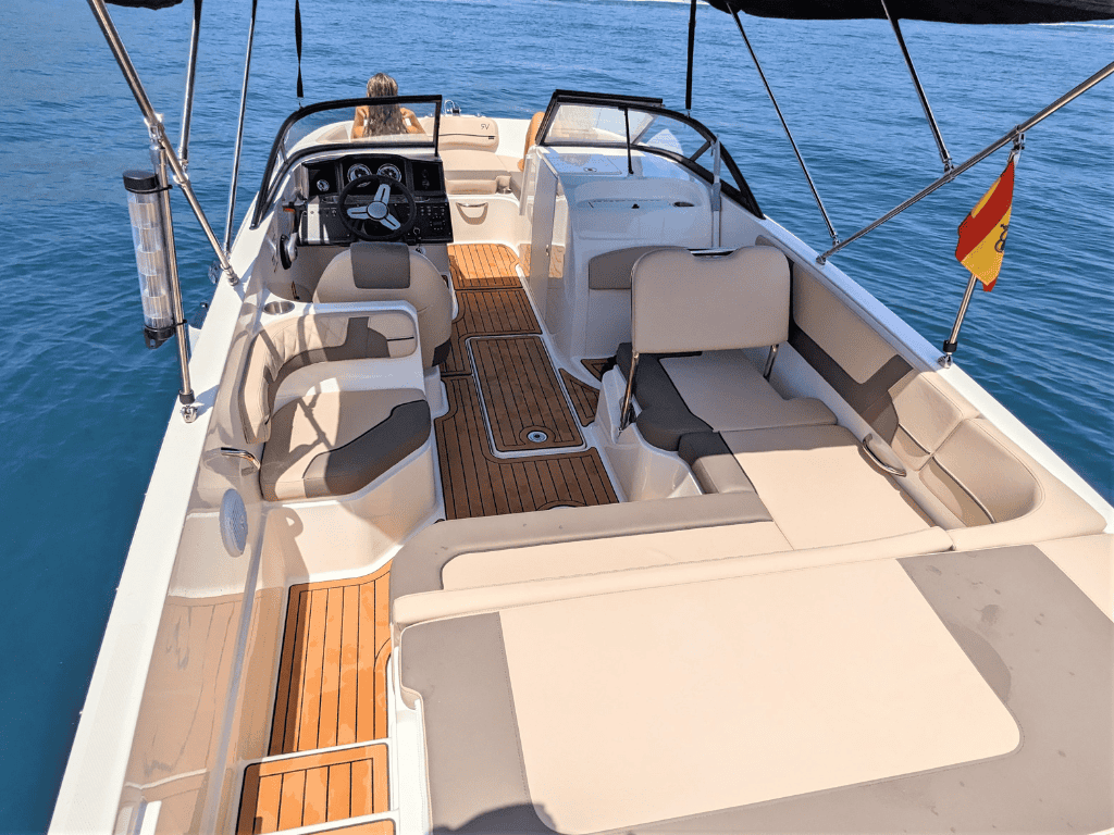 Bayliner VR6