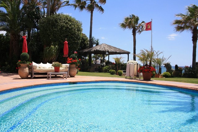 10-bedroom beachfront villa in Mijas with sea views