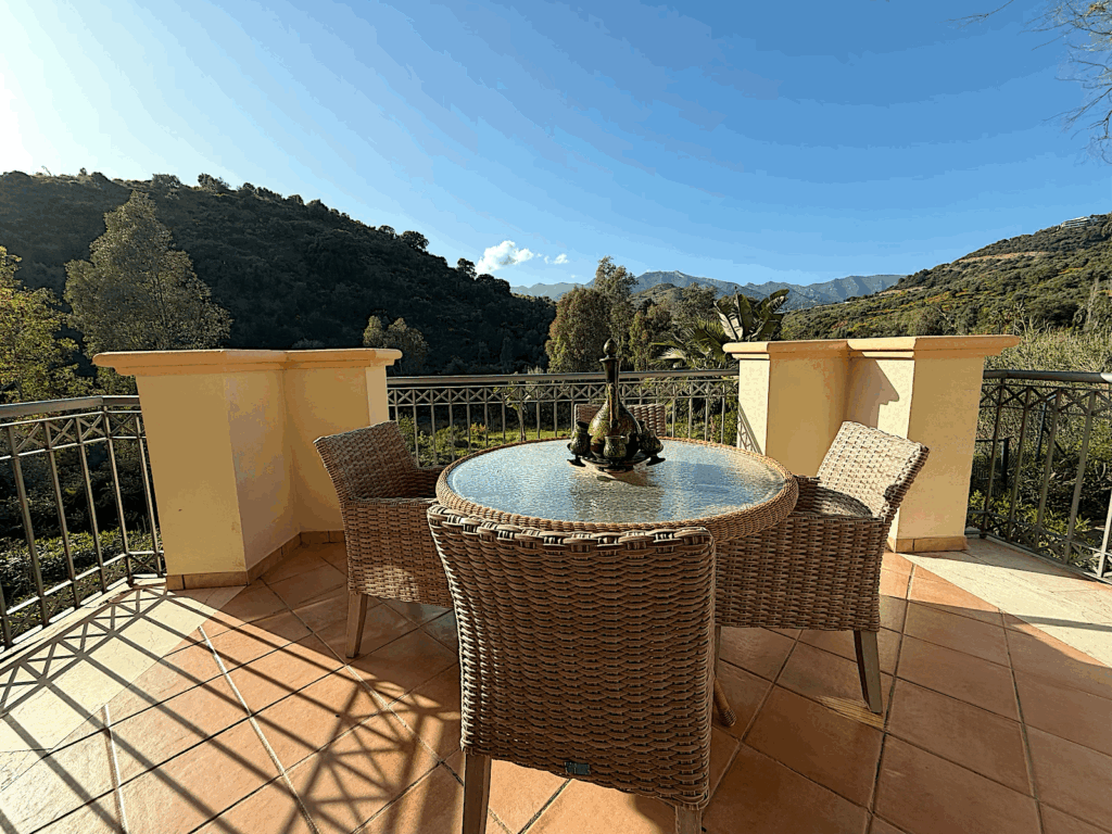 Two-Bedroom Apartment in Marbella East, Rio Real
