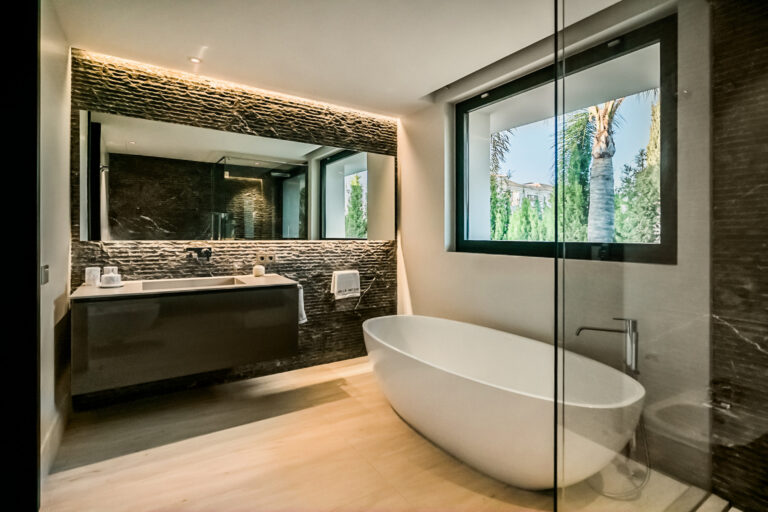 Villa in Marbella Golden Mile, Sierra Blanca – AQ-0179