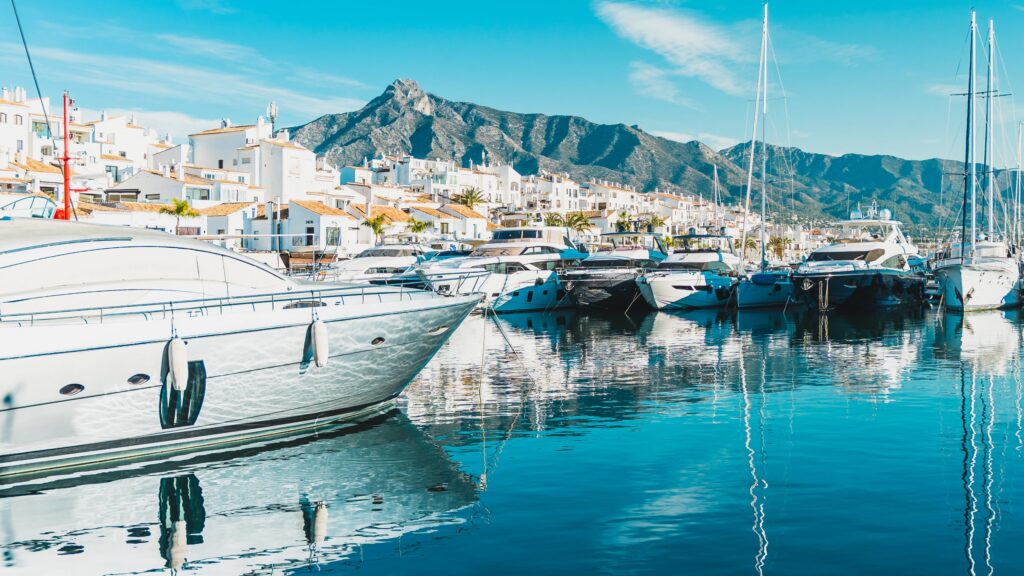 A luxurious escape by boat