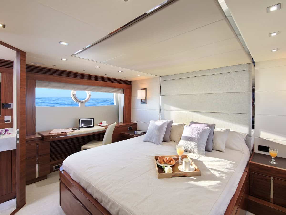 Sunseeker 68 Sport Yacht