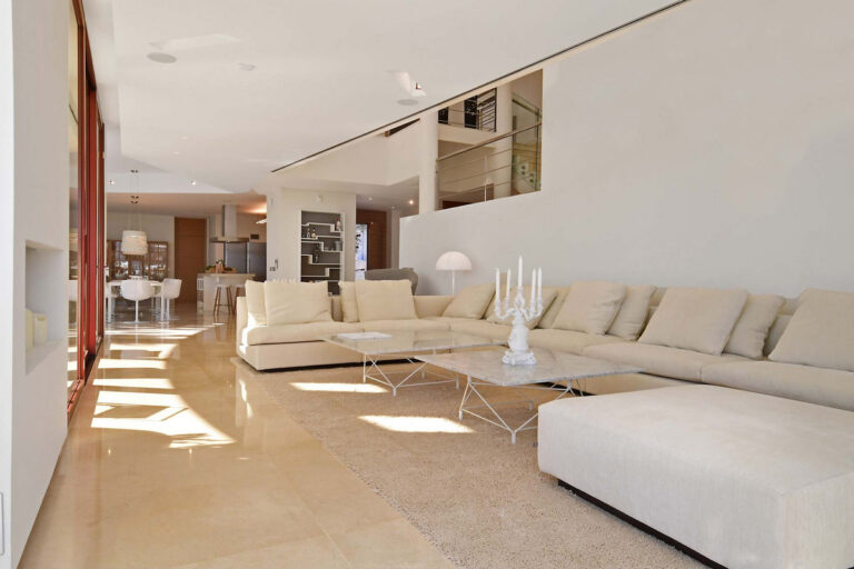 Seven-Bedroom Villa in Nueva Andalucía