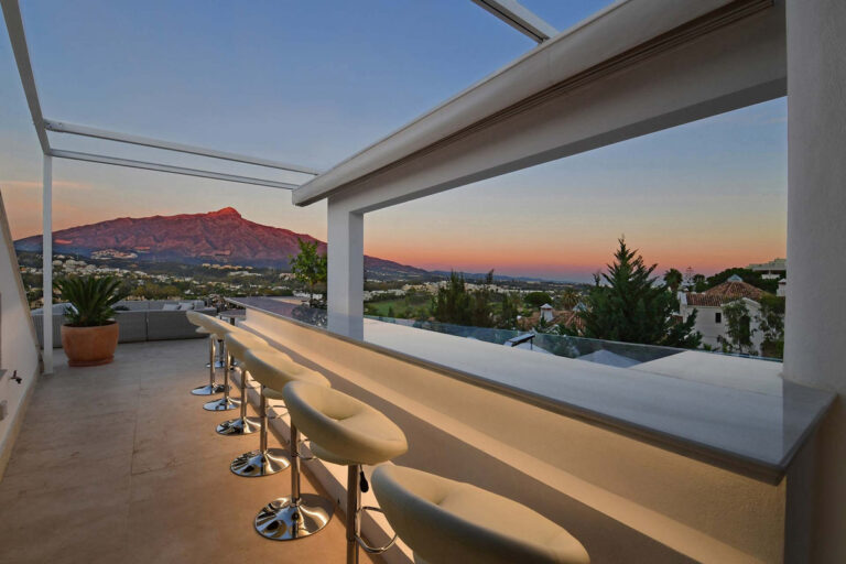 Seven-Bedroom Villa in Nueva Andalucía