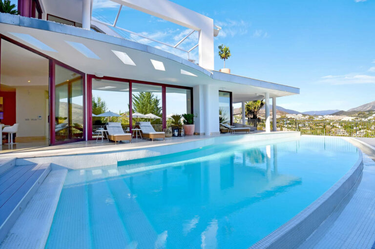 Seven-Bedroom Villa in Nueva Andalucía