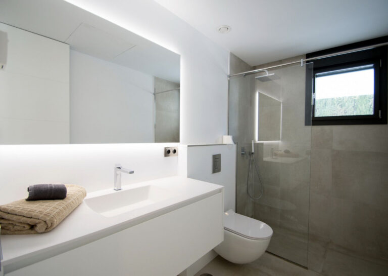 Five-Bedroom Villa in Nueva Andalucía