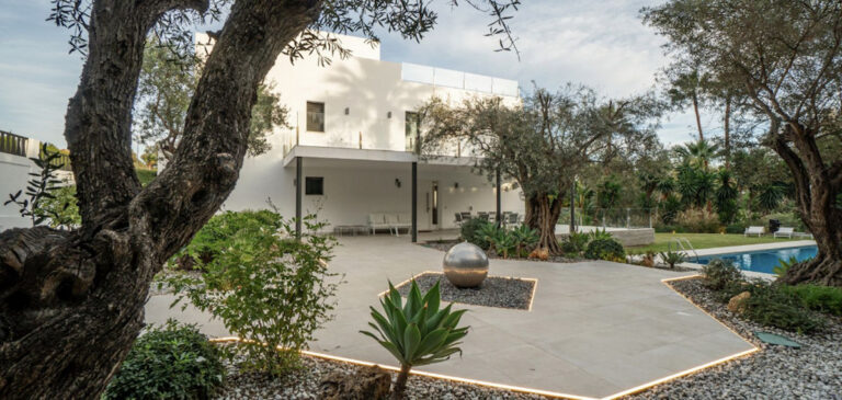 Five-Bedroom Villa in Nueva Andalucía