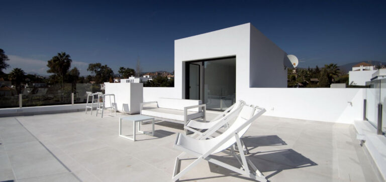 Five-Bedroom Villa in Nueva Andalucía
