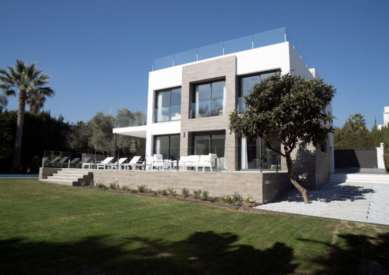 Five-Bedroom Villa in Nueva Andalucía