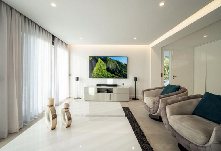 Five-Bedroom Villa in Nueva Andalucía