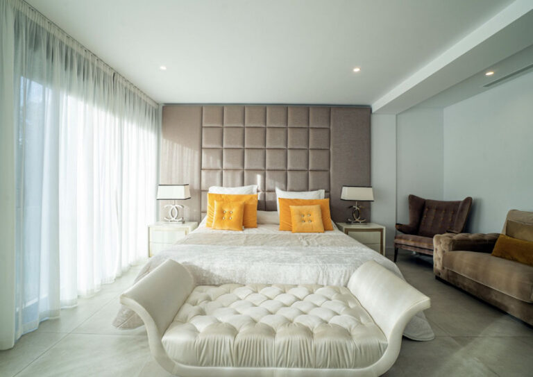 Five-Bedroom Villa in Nueva Andalucía
