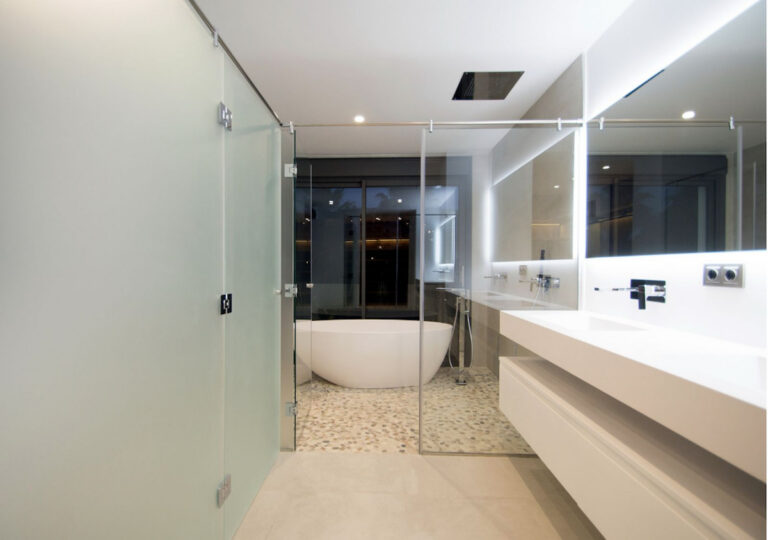 Five-Bedroom Villa in Nueva Andalucía