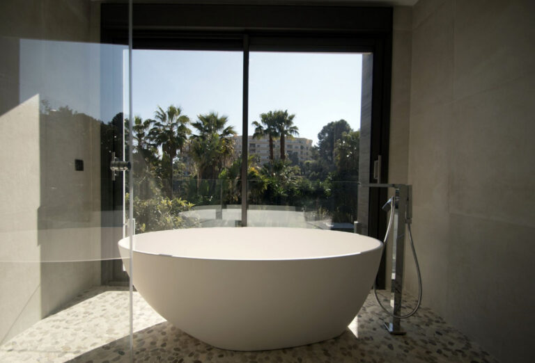 Five-Bedroom Villa in Nueva Andalucía