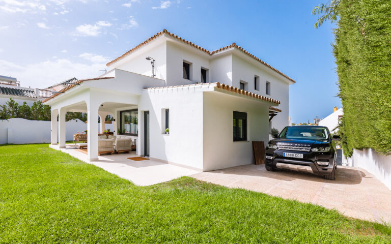 Six-Bedroom Villa in Marbella with Mountain Views