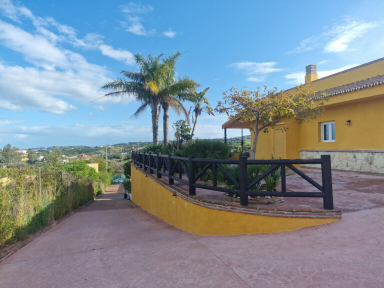 5-Bedroom Villa in La Cala de Mijas with Panoramic Views