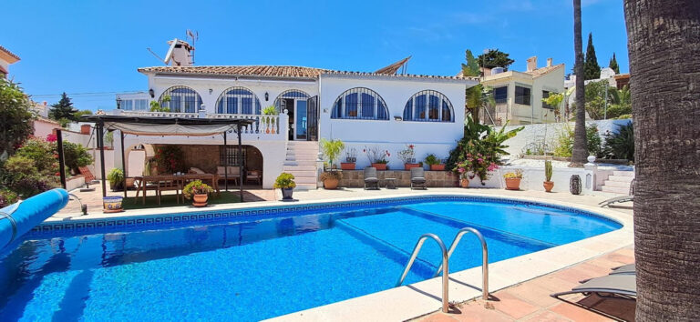 3-Bedroom Villa in Buenas Noches, Estepona