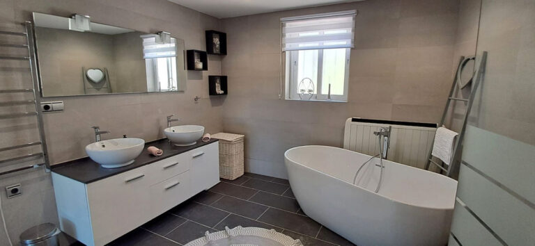 3-Bedroom Villa in Buenas Noches, Estepona