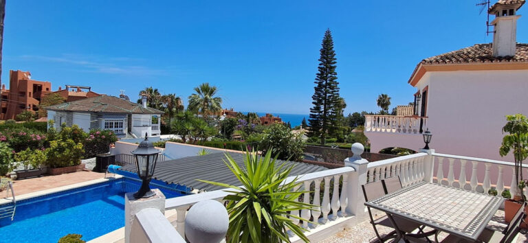 3-Bedroom Villa in Buenas Noches, Estepona