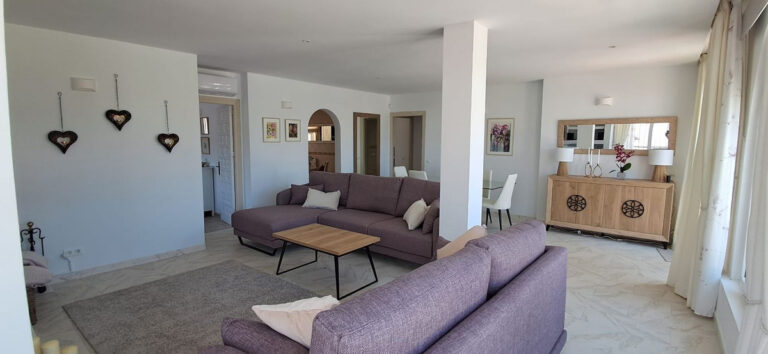 3-Bedroom Villa in Buenas Noches, Estepona