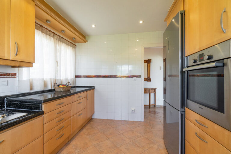 Four-Bedroom Villa in Elviria with Sea Views