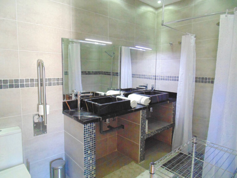 4-Bedroom Villa in Benalmadena Costa with Sea Views