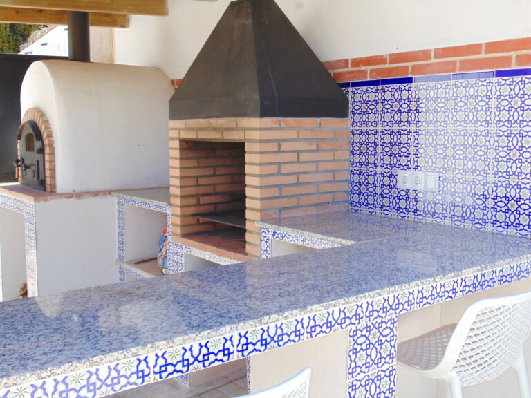 4-Bedroom Villa in Benalmadena Costa with Sea Views