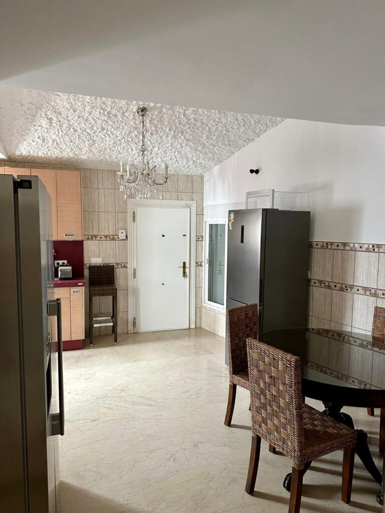 Estepona beachfront villa with 5 bedrooms