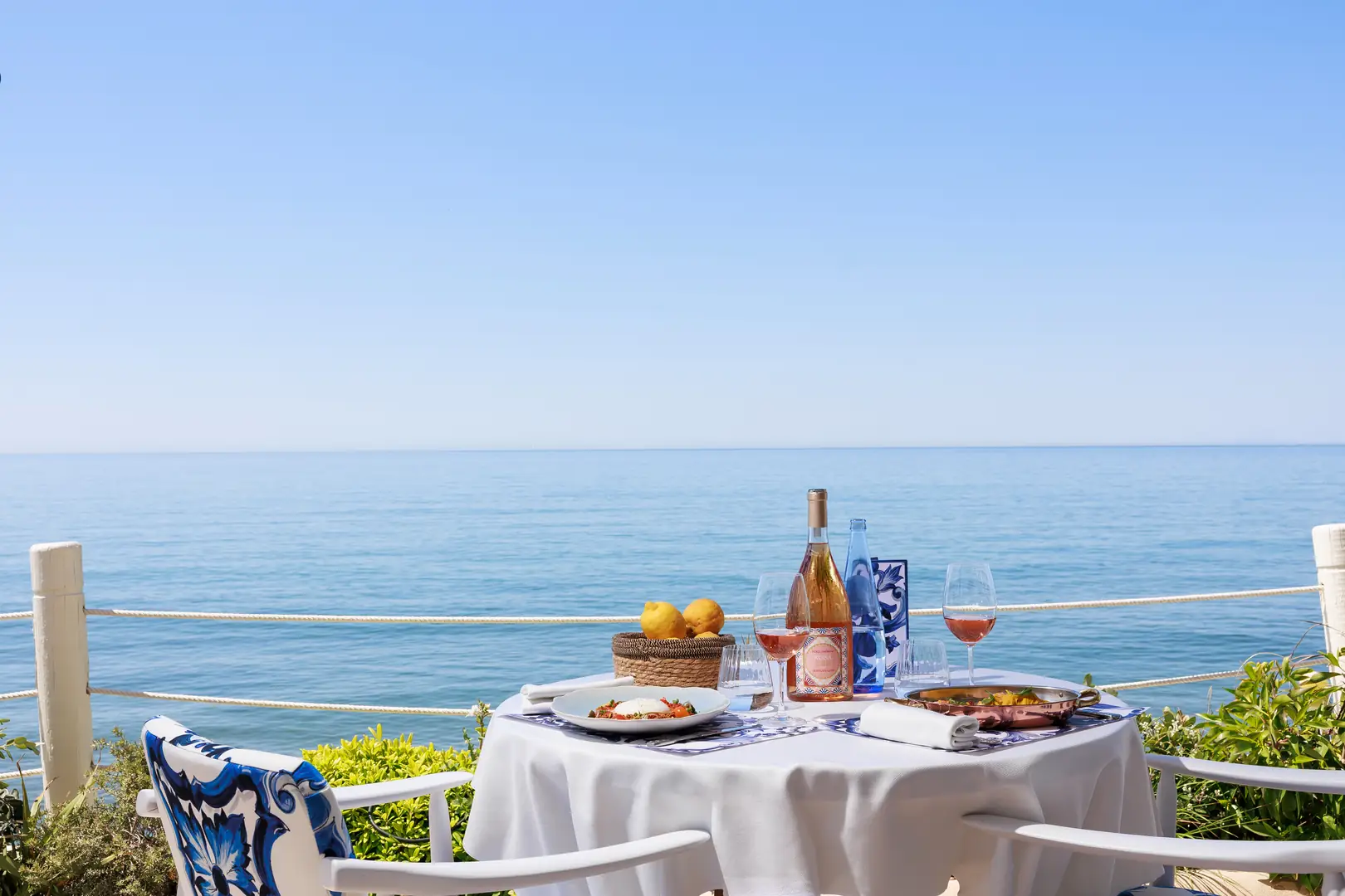 Savour the Flavors of the Mediterranean: Unforgettable Beachside Dining Experiences in Marbella