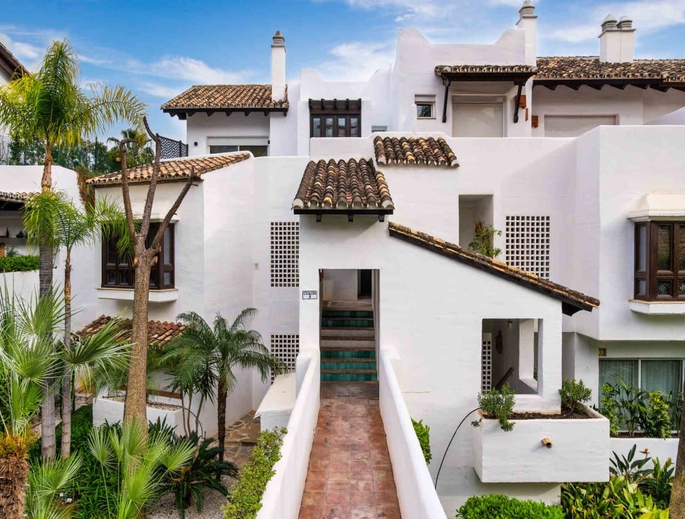 Lomas de la Quinta Oasis: Luxe 3-bedroom Apartment with Panoramic Views