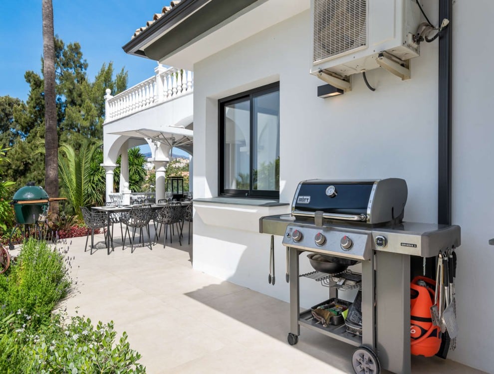 Estepona Luxury Oasis: Villa El Paraiso Unveiled