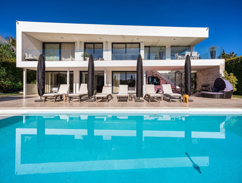 Villa Ace: Luxurious Family Retreat in Nueva Andalucia