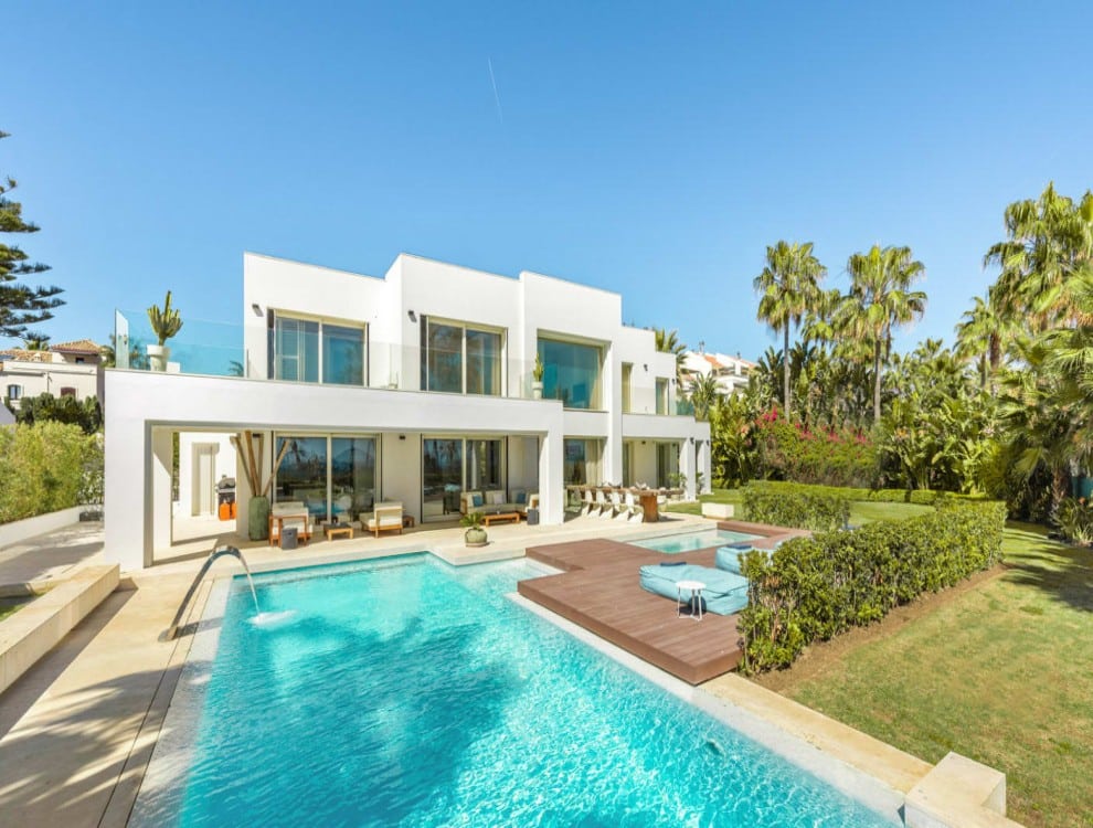Golden Mile Bliss: Beachside Luxury Villa with Pool, Cinema, Gym and Bar