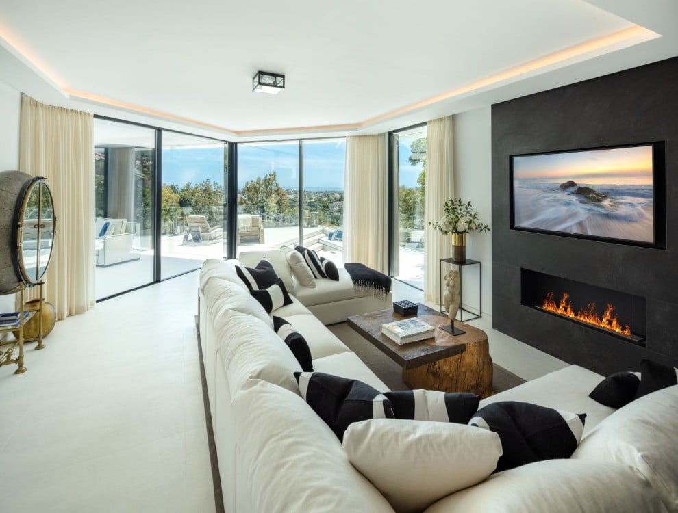 Luxury Contemporary Villa La Toca with Pool, Cinema and Breathtaking Views