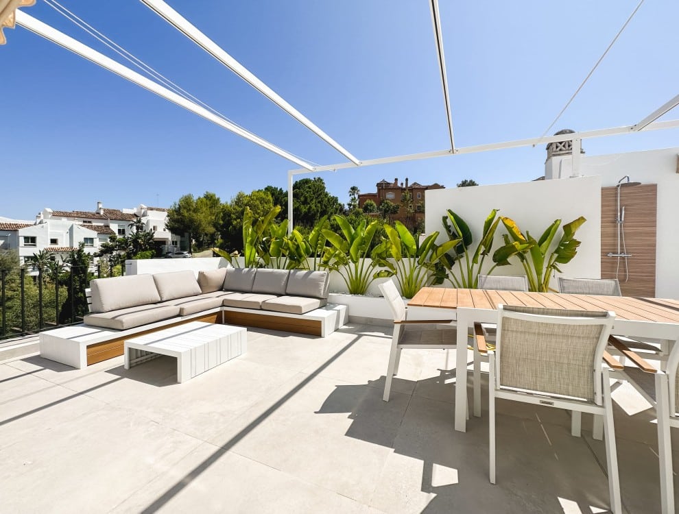 Rooftop Elegance: Penthouse with Outdoor Kitchen and Wifi in La Quinta – Marbella