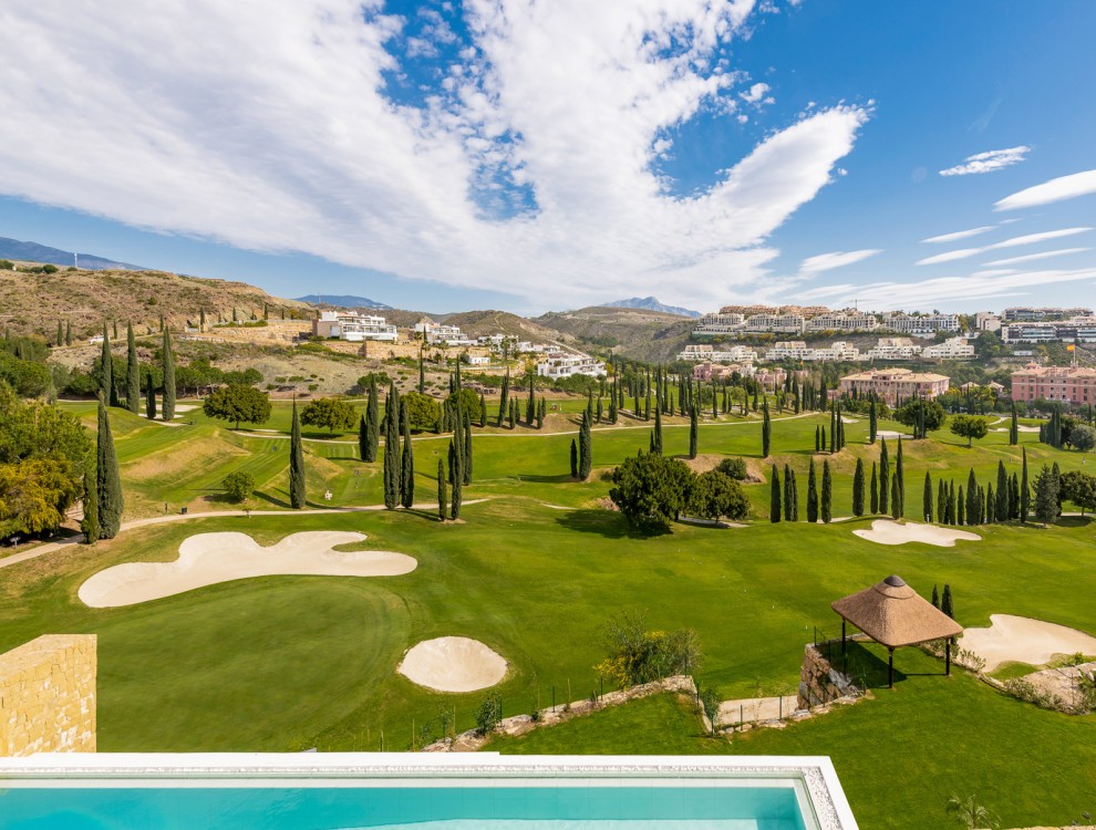 Ultimate Luxury in Estepona’s Los Flamingos: Villa Phoenix – Breathtaking Views