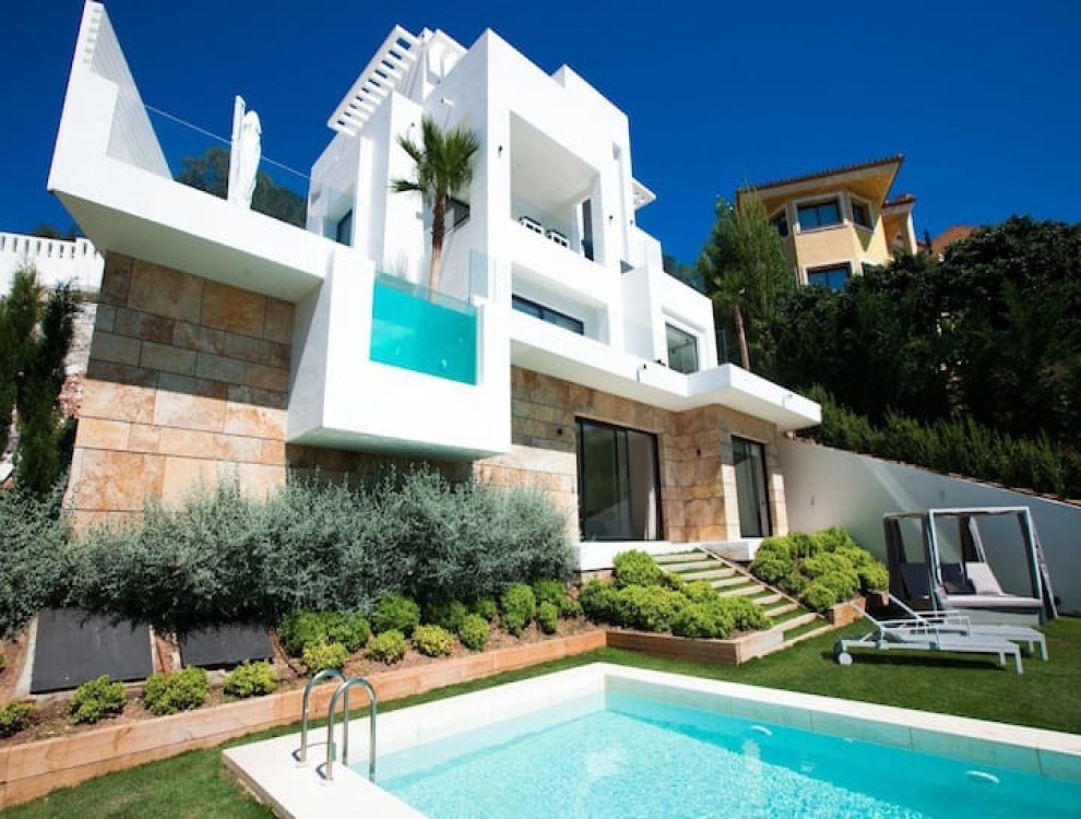 Luxurious Villa Kabia – Stunning Marbella Retreat with Panoramic Sea Views at El Rosario